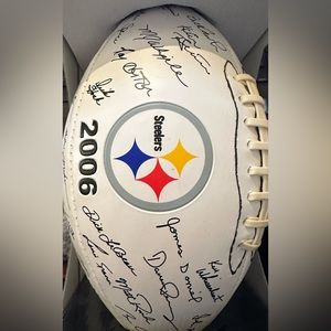 2006 Pittsburgh Steelers Facsimile Signature Football with Kicking Tee